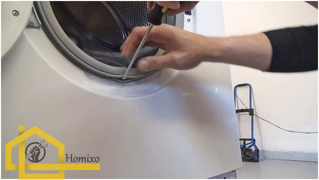 نحوه تمیز کردن لاستیک دور درب ماشین لباسشویی